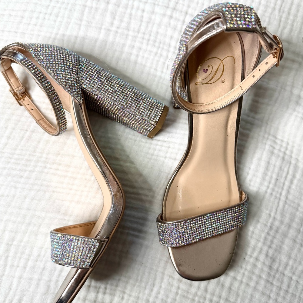 Lily Women's sz. 7 Silver Rhinestone Ankle strap Heels School-Wedding-Nightclub